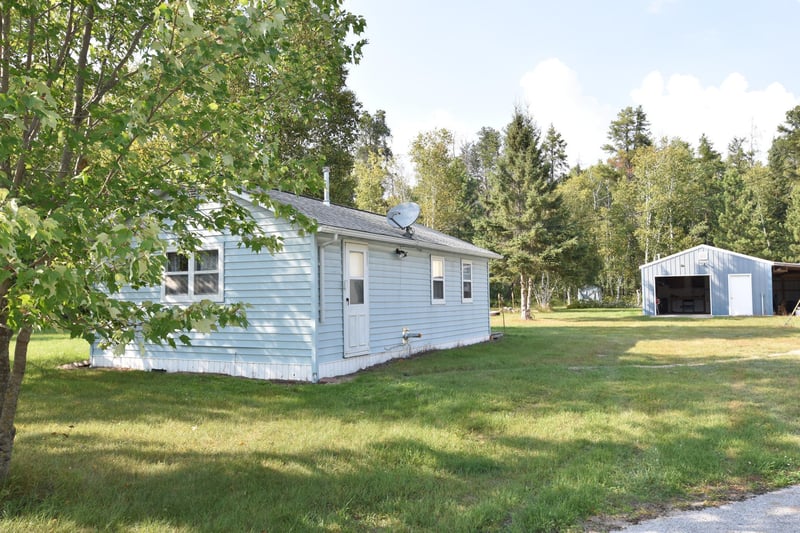 627 School Forest Rd SW, Baudette, MN 56623