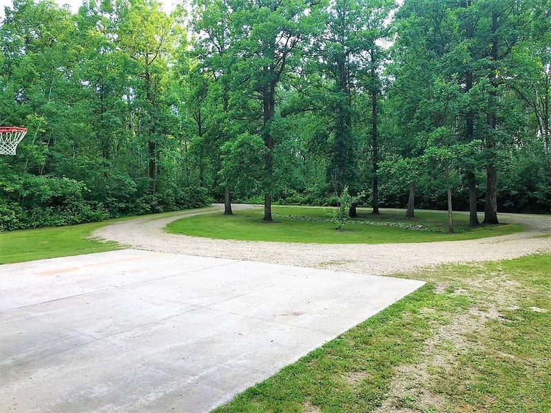 39947 River Oaks Dr, Roseau, MN 56751