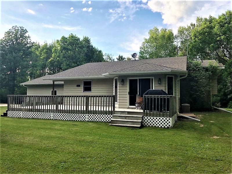 39947 River Oaks Dr, Roseau, MN 56751