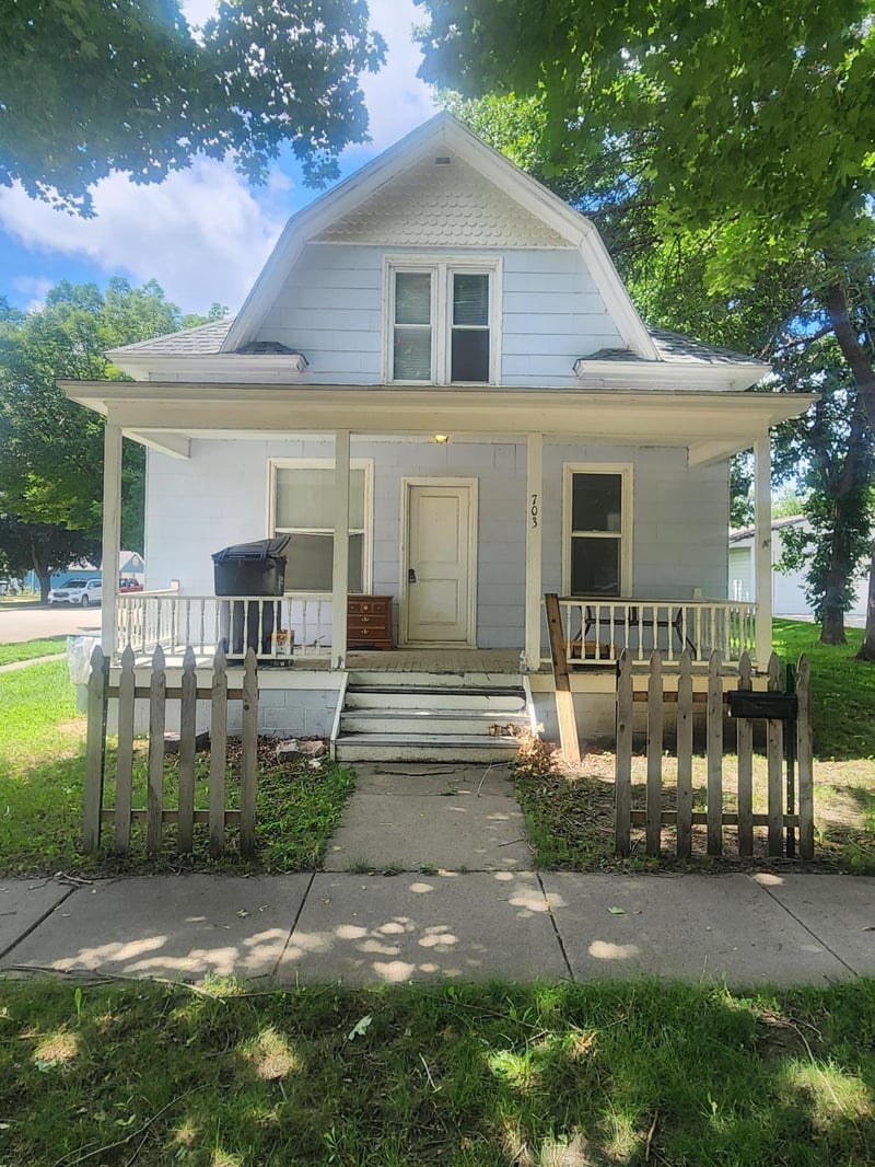 703 N Spring St, Luverne, MN 56156