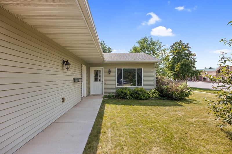 102 3rd St E, Brandon, MN 56315