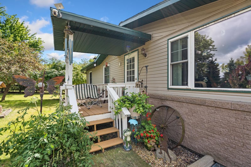 1 Lime Lake Dr, Avoca, MN 56114