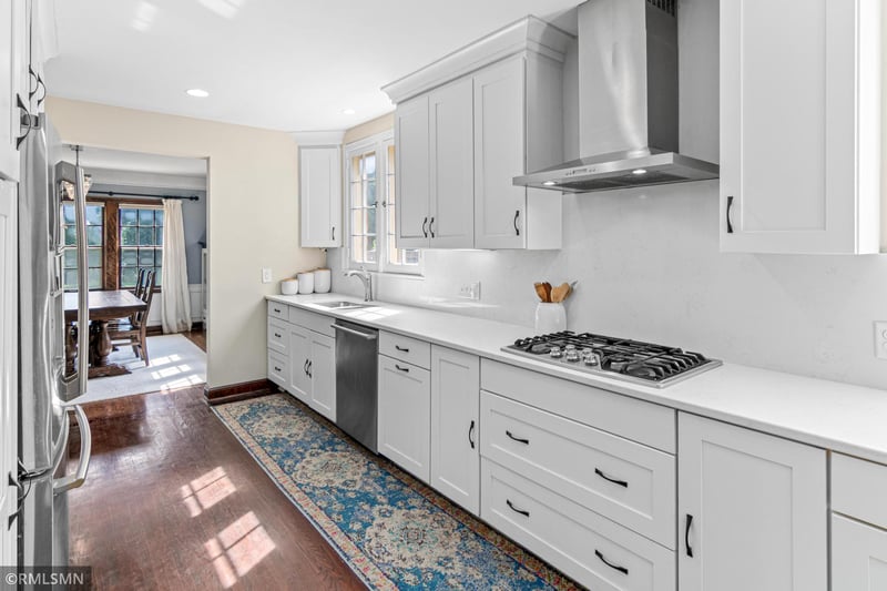 1753 Hillcrest Ave, Saint Paul, MN 55116