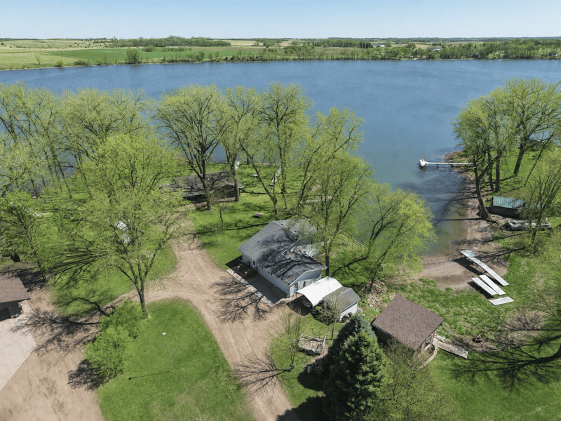 2319 Cottonwood Lake Dr, Windom, MN 56101