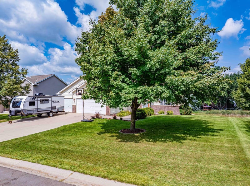 236 Upper Brand Lake Dr, Norwood Young America, MN 55368