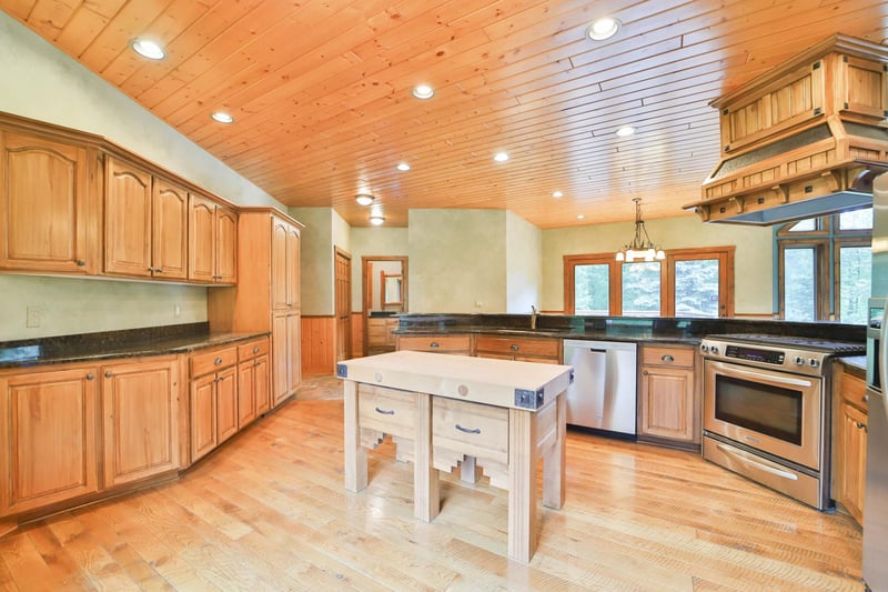 11212 Leewood Ln, East Gull Lake, MN 56401
