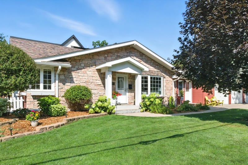5544 Saint Johns Ave, Edina, MN 55424