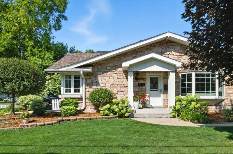 5544 Saint Johns Ave, Edina, MN 55424