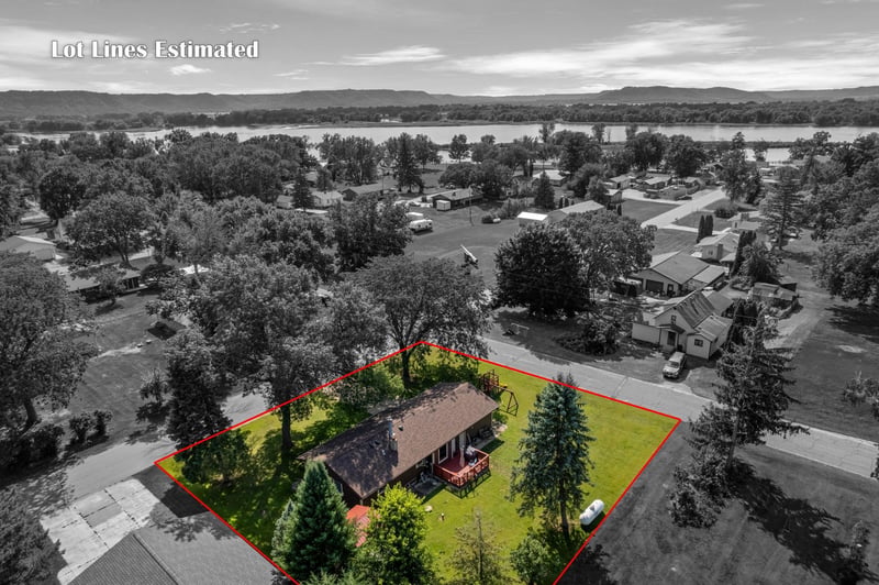 296 W 20th St, Buffalo City, WI 54622