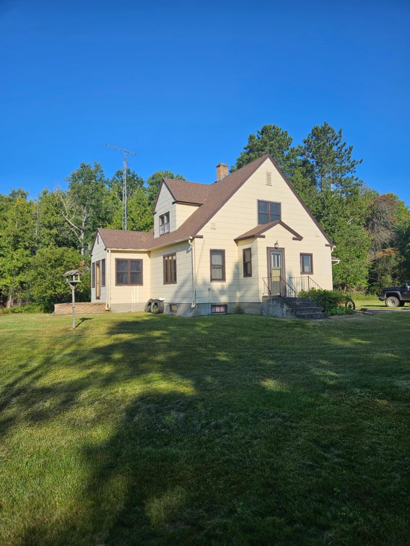 6402 Krull St, Baudette, MN 56686