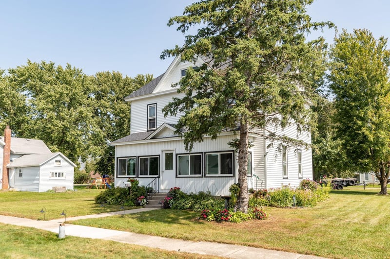 112 Main St N, Dover, MN 55929