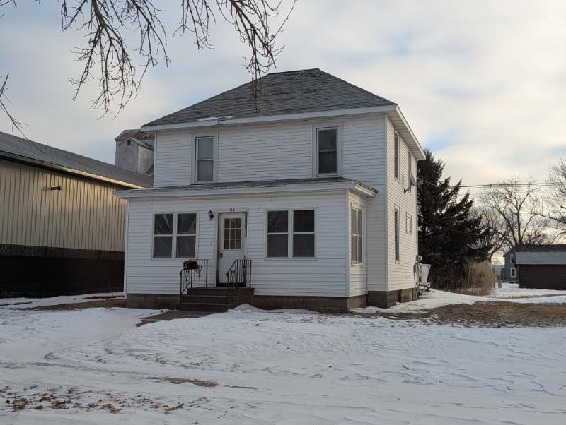 143 1st Ave SE, Wells, MN 56097