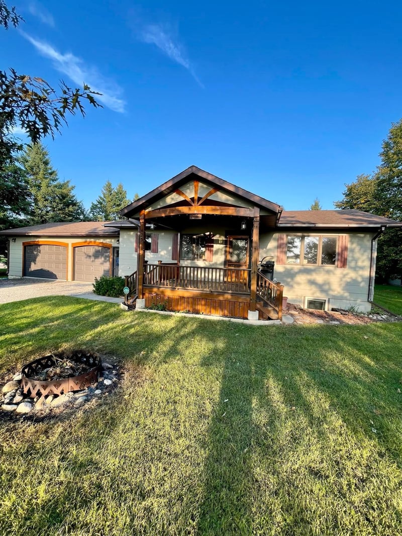 423 N Sunset Ave, Parkers Prairie, MN 56361