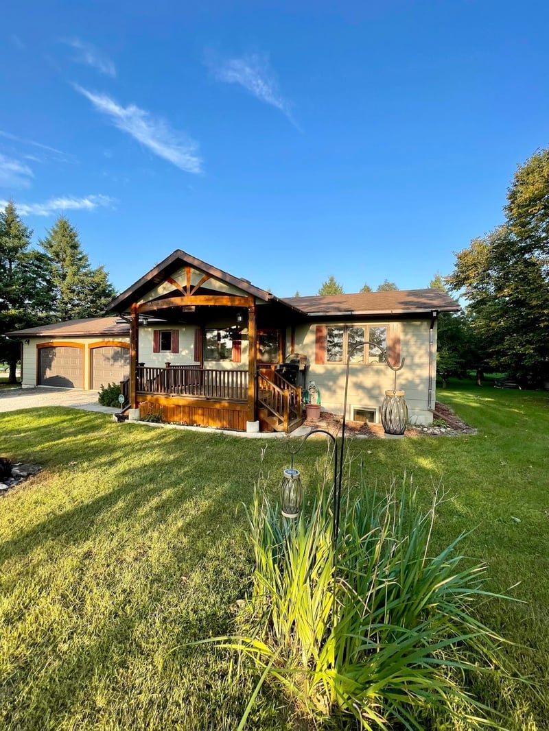 423 N Sunset Ave, Parkers Prairie, MN 56361