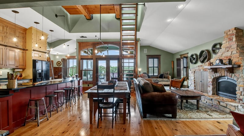 312 S Main St, Alma, WI 54610