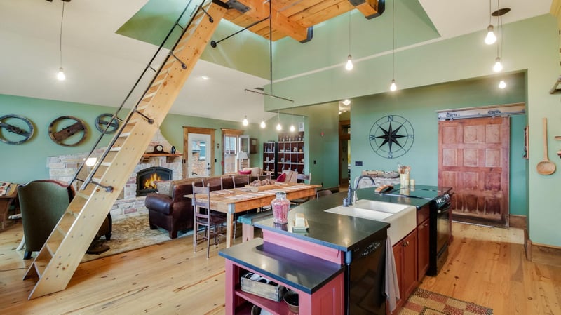312 S Main St, Alma, WI 54610