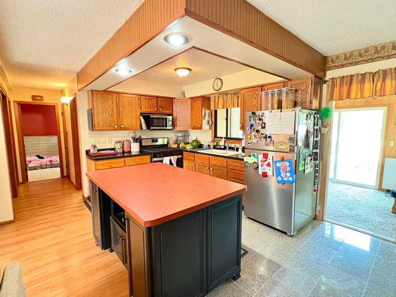153 2nd St, Dawson, MN 56232
