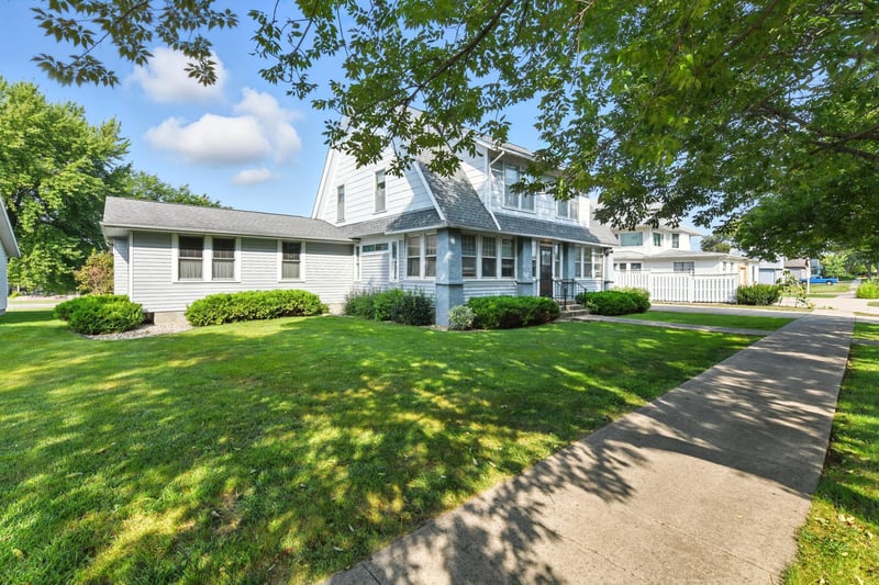 311 Plum St, Lakefield, MN 56150