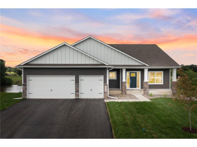 2870 Victoria St N, Roseville, MN 55113