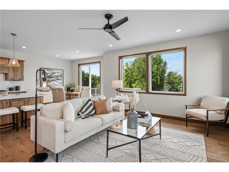 2870 Victoria St N, Roseville, MN 55113