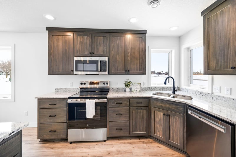 254 Eau Claire Ave SE, Hutchinson, MN 55350