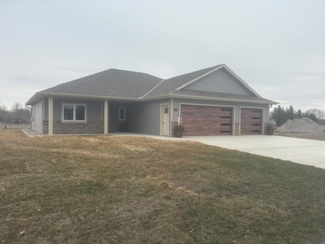255 Eau Claire Ave SE, Hutchinson, MN 55350
