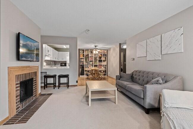 10301 Cedar Lake Rd #113, Minnetonka, MN 55305