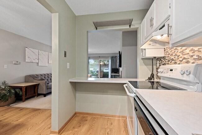 10301 Cedar Lake Rd #113, Minnetonka, MN 55305