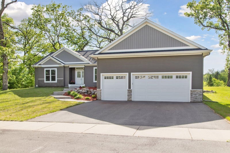 21212 Old Lake George Blvd NW, Oak Grove, MN 55303