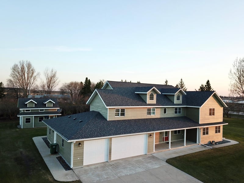 310 7th St SW, Roseau, MN 56751