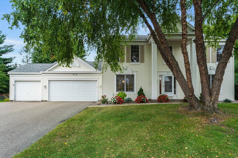 816 Westview Cir, Mendota Heights, MN 55120
