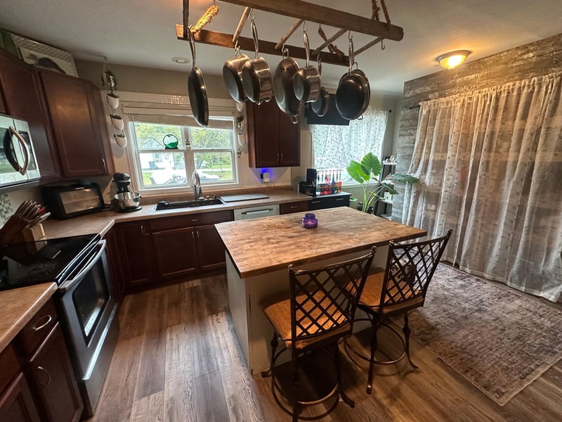 609 S Main St, Badger, MN 56714