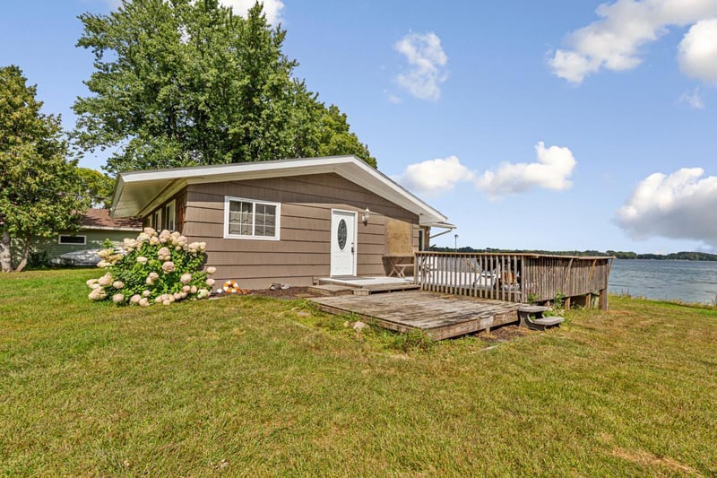 49279 Sportsmans Ln, Waterville, MN 56096