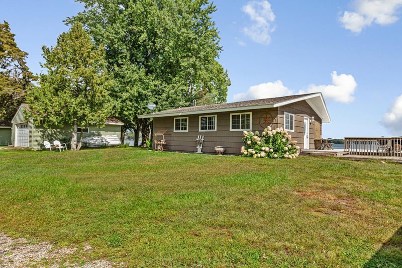 49279 Sportsmans Ln, Waterville, MN 56096