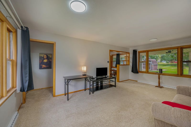 453 17th St, Windom, MN 56101