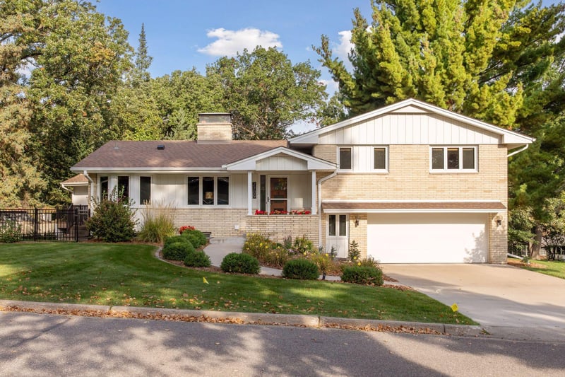 2709 Brookridge Ave, Crystal, MN 55422