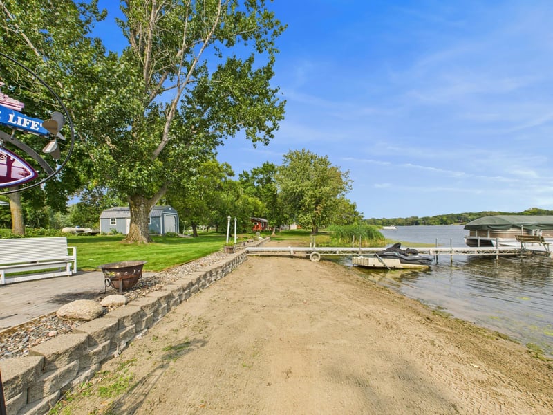 19364 Two Rivers Rd, Avon, MN 56310