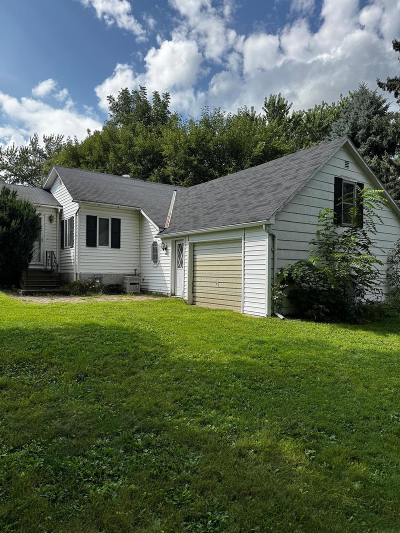 114 W 2nd St S, Truman, MN 56088