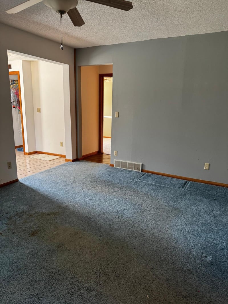 114 W 2nd St S, Truman, MN 56088