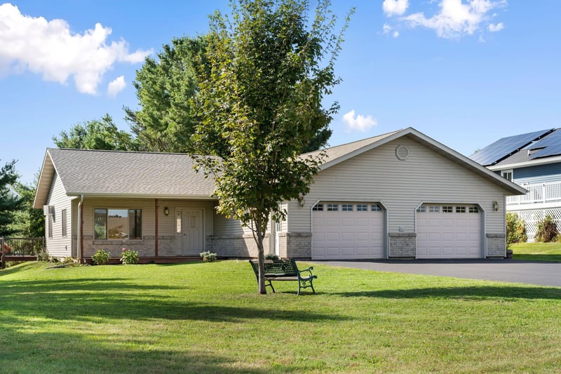 140 Reinhart Dr, Shell Lake, WI 54871