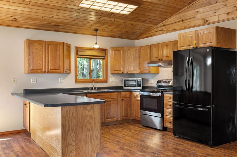 140 Reinhart Dr, Shell Lake, WI 54871