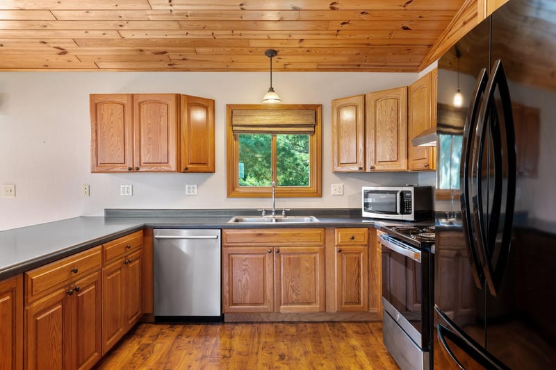 140 Reinhart Dr, Shell Lake, WI 54871