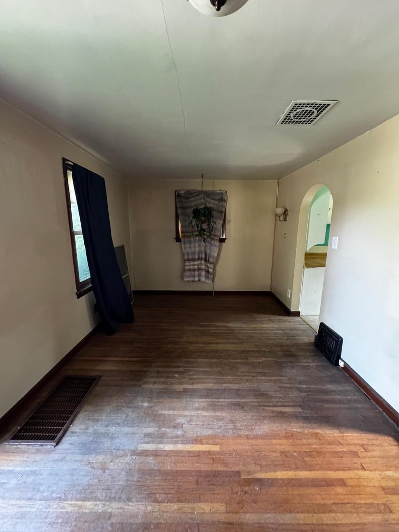 529 E 1st St N, Truman, MN 56088