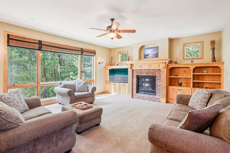 15758 Austin St NE, Ham Lake, MN 55304