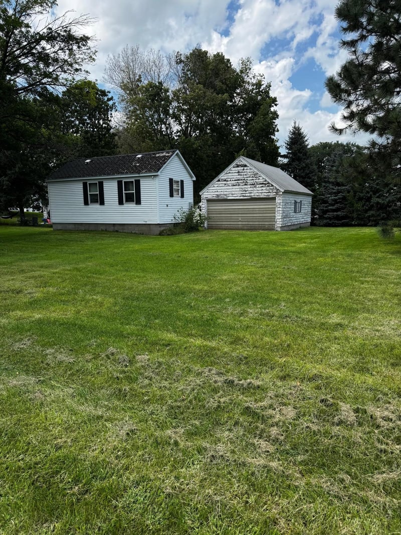 106 W 2nd St S, Truman, MN 56088