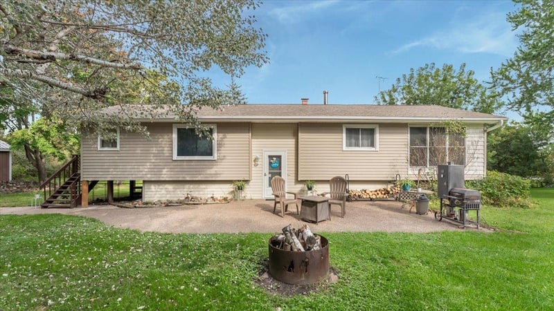 1426 Harbor St, Ogilvie, MN 56358
