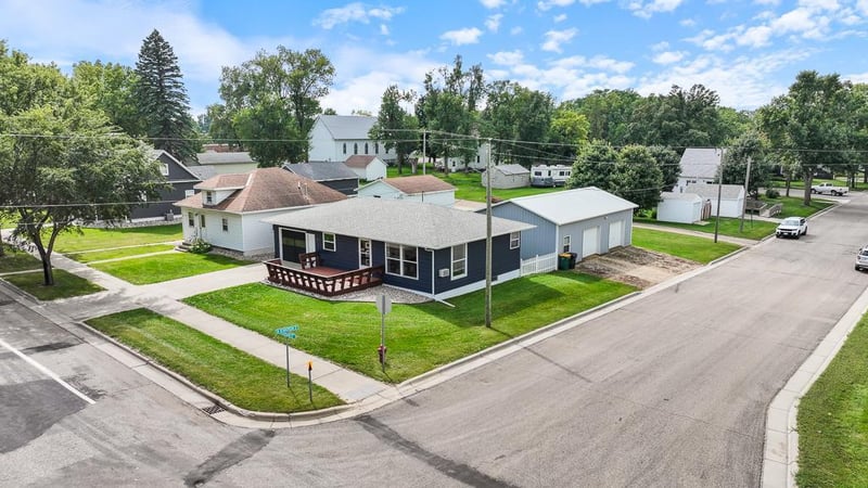 210 N Division St, Hendricks, MN 56136