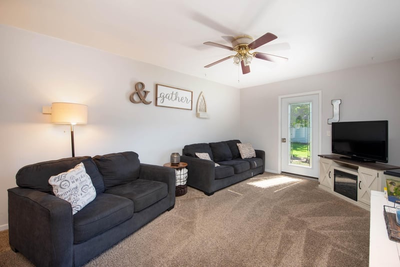 202 Silver St E, Mapleton, MN 56065