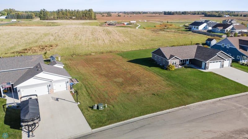 2326 Nature Ln, Hawley, MN 56549