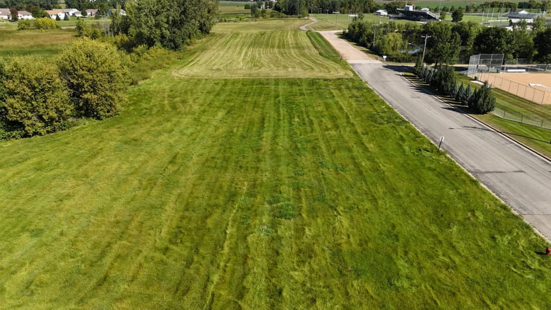 1801 Pryor Ave N, Glencoe, MN 55336